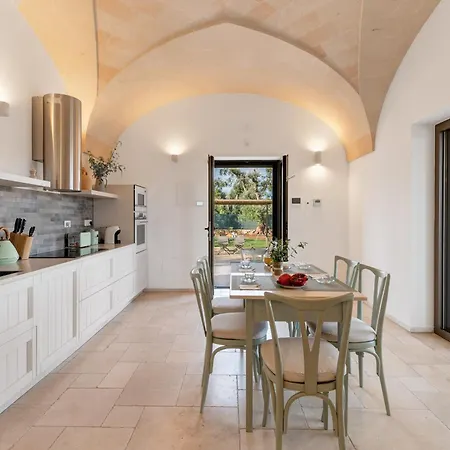 Belkis 6, Emma Villa Ostuni