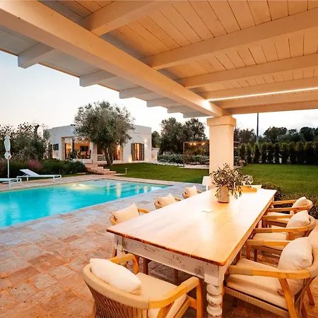 Villa Belkis 6, Emma Ostuni